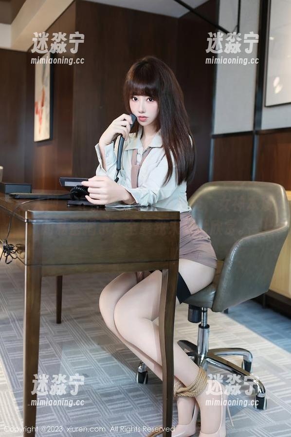 秀人网-安然Maleah 秀人网 - 安然Maleah的写真,女神本质的私密揭示,全靠我来默默欣赏。