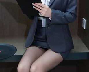 秀人网 – 最新美图：小薯条nienie和她的和服，像是穿越到某个历史剧中的女主角。