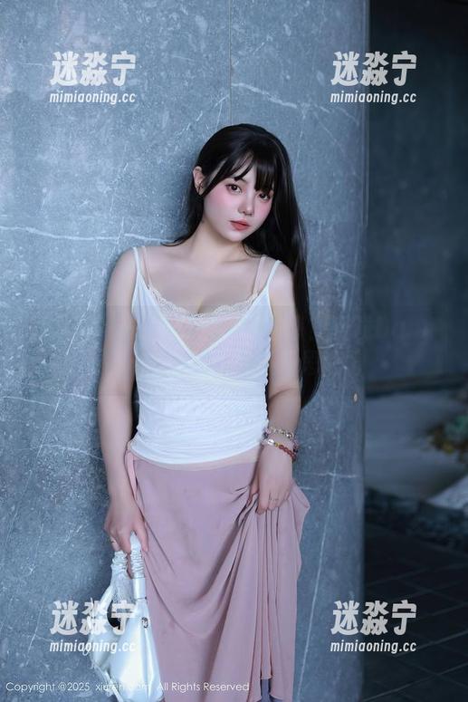 秀人网 - 一套校服也能性感？浅浅Danny的福利让你重新思考