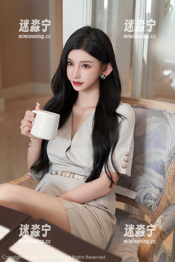 秀人网-温妮 秀人网 - 看,温妮职业装写真,职业精神满分,时尚感...呃,努力中!