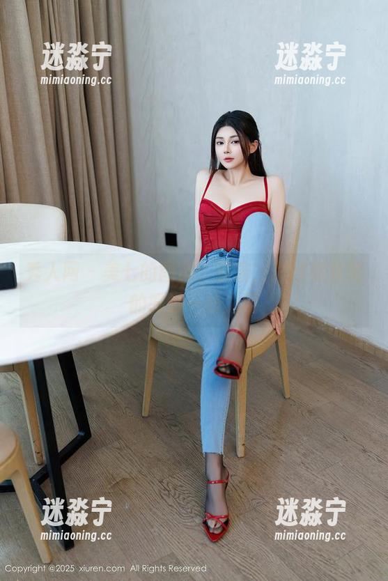 秀人网 - 美七的图集：酒店，剧情和隐秘的微妙一线之隔