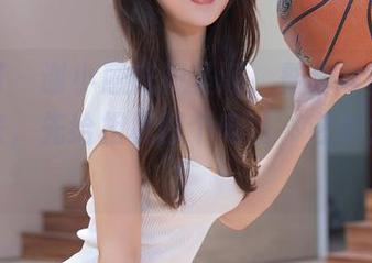 秀人网 – 谢小蒽庆祝圣诞，整套写真原图晒出来，先给相机打个电话，它也太忙了！