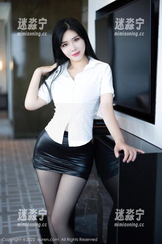 秀人网-陈雅漫VICKY 秀人网 - 陈雅漫VICKY的这组作品,看起来清纯无害,但细细品味又有些意味深长。
