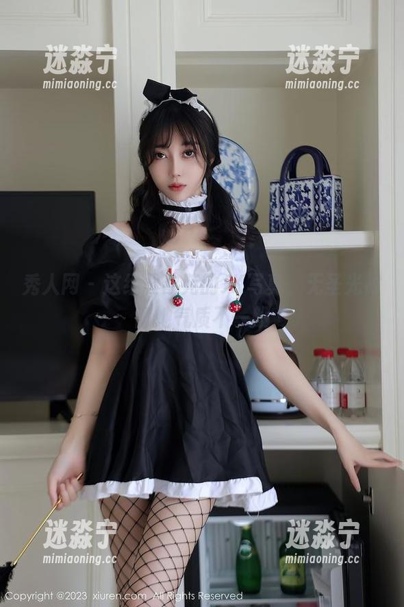 秀人网-黄歆苑 秀人网 - 这组黄歆苑的JK写真,无圣光衬得她气质不一般
