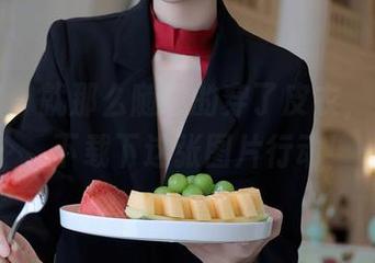 秀人网 – 就那么随意的穿了皮衣，黑麦子，下载下这张图片行动！