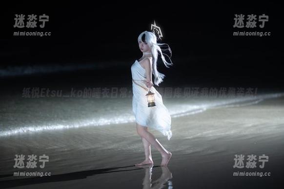 纸悦Etsu_ko的睡衣日常：让高清图库见证我的优雅姿态！