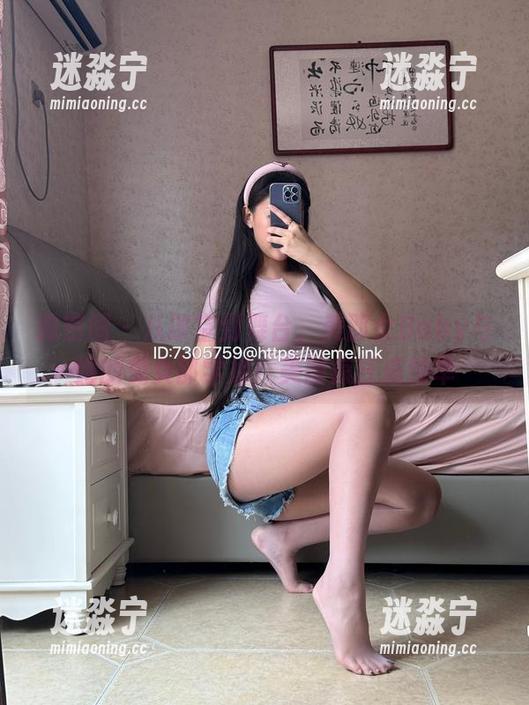 微密圈 - 从课堂到舞台，美邵女Baby与她的兔女郎学姐：美图疯狂成绩单