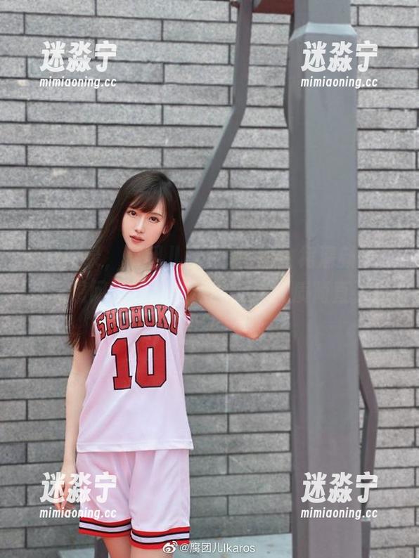 原图收录，腐团儿Ikaros的白裙清新脱俗，真想问她是怎么选的，这气质简直了！