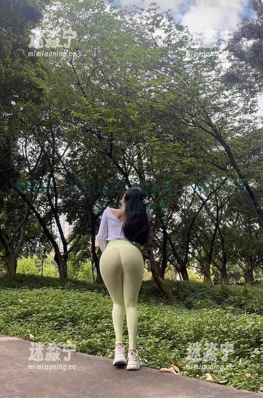 微密圈 - 艾拉·isla空姐写真：美丽与工作的一点点碰撞