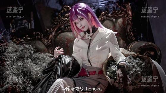 当花兮_honoka遇上高跟鞋：最新图册中竟然藏了几双绝代双骄？