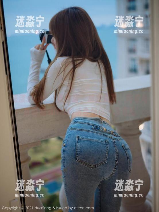花漾show - 看这张，恕我直言，内衣与乔漫妮mina的结合疑似一场混乱