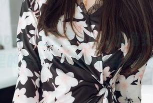 花漾show – 白茹雪Abby的兔女郎：原图里的神态让我想cue到头条综艺