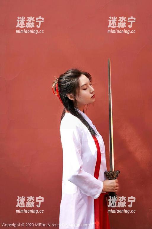 蜜桃社 - 体操服与王婉悠Queen：图包中一丝不苟的自我