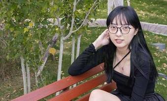 袜啵啵 – 苏苏带你看细节：白棉袜与写真playlist，嗨翻你的生活节奏！