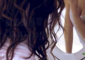 轰趴猫 – 曲曲的吊带，原来这是“曲”的另外一种凹凸美图！