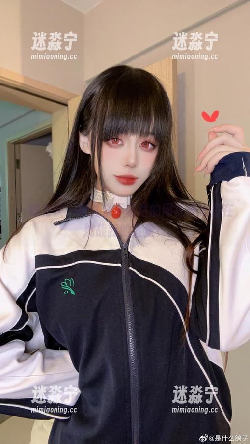 一睹为快，阿九从不咕咕的网袜合集正在挑战我的直觉！