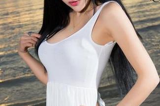 青豆客 – 不怕被艳压，妮小妖和她的皮衣美图集代有其主！