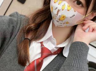 图库里的白衬衫元素，魔物喵nigisa是要干嘛晚上？