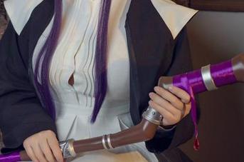 下载麻花麻花酱的艾达王cos，从此与你的生化危机无缝对接，转身就能对战万千敌手。